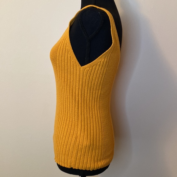 Anthropologie Knit V-Neck Tank in Gold - Picture 4 of 6